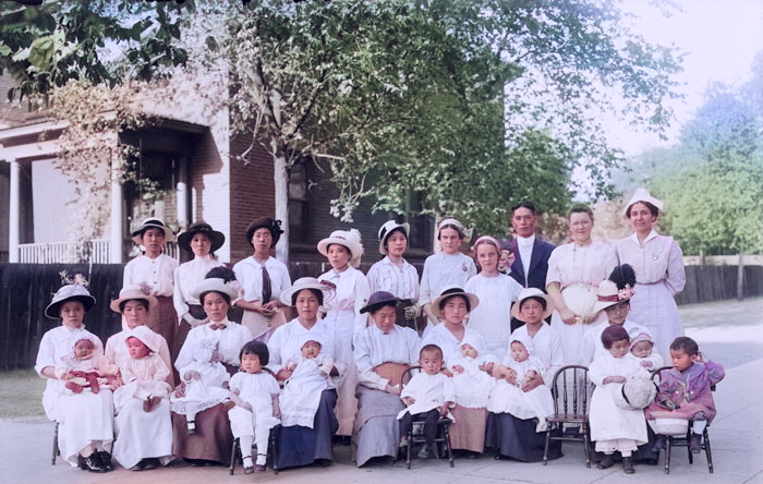 A group of Japanese women standing in front of Fremont School in Utah in 1935